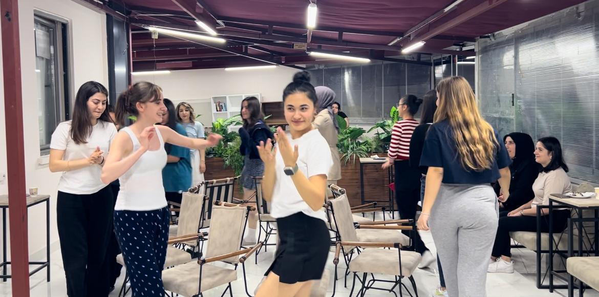 KIZ YURTLARIMIZDAN GÜZEL KARELER